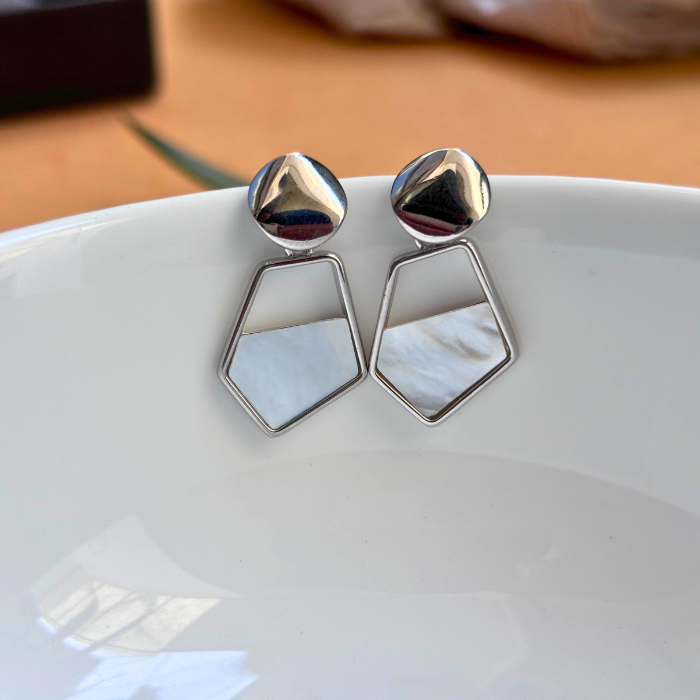 Pamposh Mother of Pearl Earrings