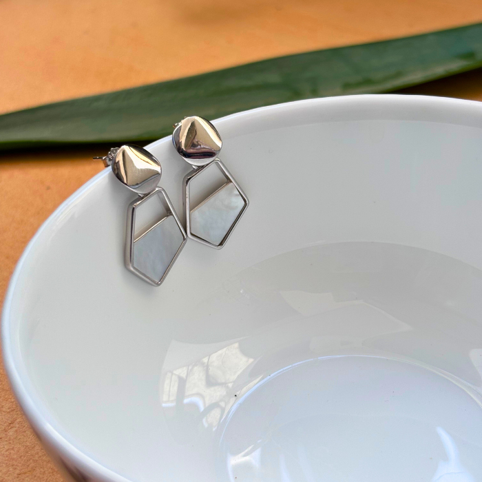 Pamposh Mother of Pearl Earrings