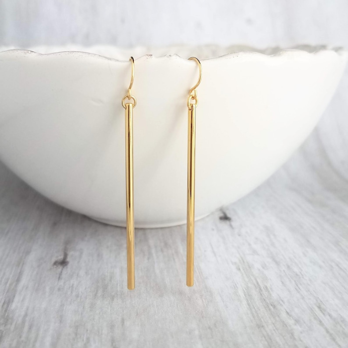shimmer minimalistic earrings picture