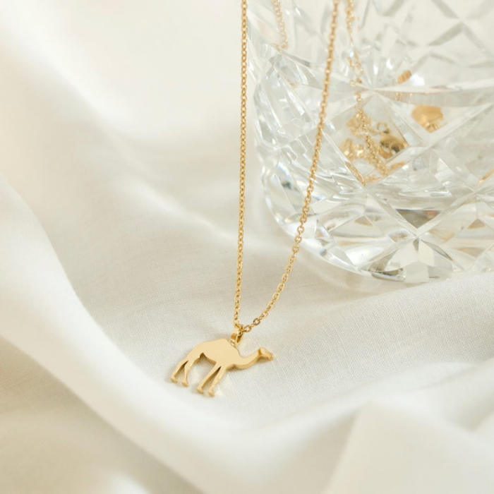 tiny camel cute pendant 